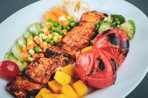 Pintade grillé à la salade fruitée resto bongoo en ligne Levraifermier